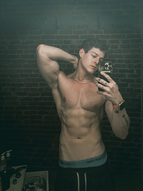 Nacktes geleaktes OnlyFans-Foto von Nick Swaf