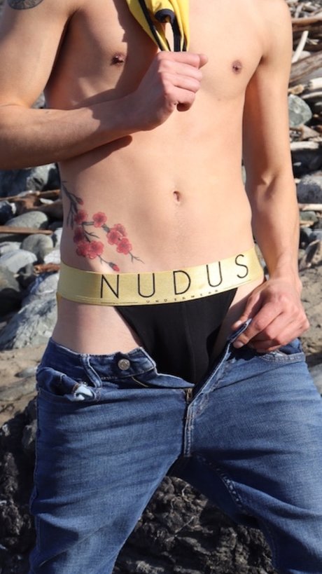 Nacktes geleaktes OnlyFans-Foto von Nicholas A