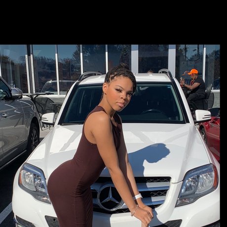 Nacktes geleaktes OnlyFans-Foto von Nia Dior
