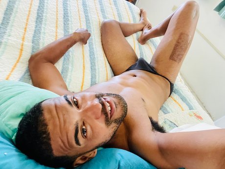 Nacktes geleaktes OnlyFans-Foto von Nexttopthrottle