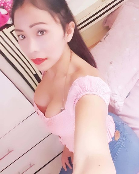 Nacktes geleaktes OnlyFans-Foto von Angely