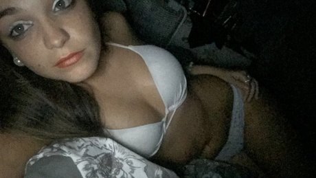 Nacktes geleaktes OnlyFans-Foto von Alena
