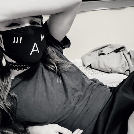 Nacktes geleaktes OnlyFans-Foto von Hentai The Trap