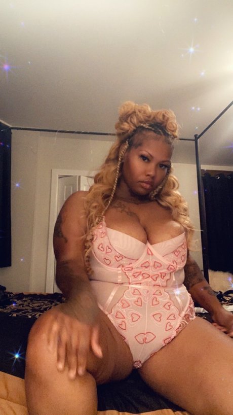 Nacktes geleaktes OnlyFans-Foto von Bambi Knowles