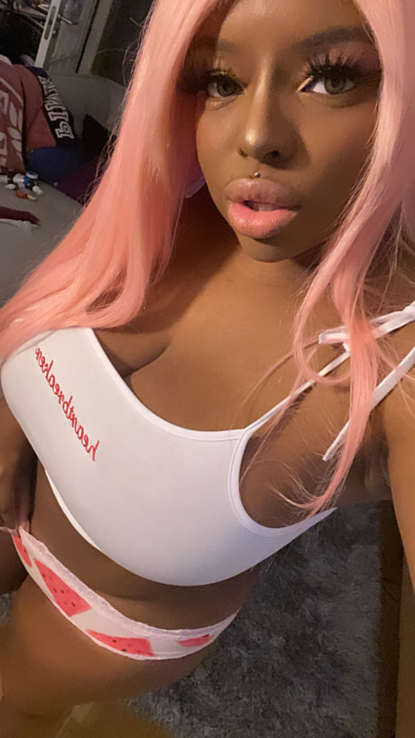 Nacktes geleaktes OnlyFans-Foto von Barbiexedge 