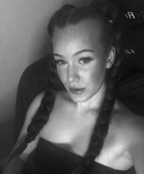 Nacktes geleaktes OnlyFans-Foto von Belle