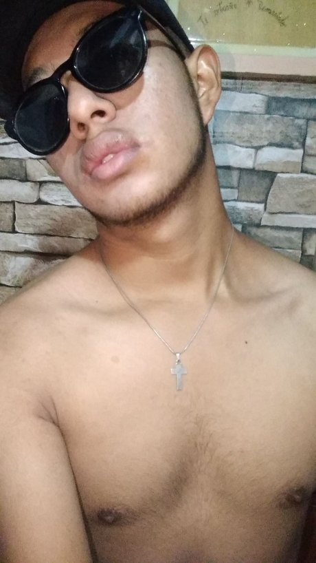 Nacktes geleaktes OnlyFans-Foto von Levi Hatn