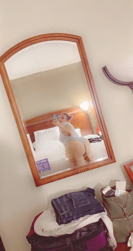 Nacktes geleaktes OnlyFans-Foto von Nikki Kinney