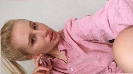 Nacktes geleaktes OnlyFans-Foto von Nikki Lips