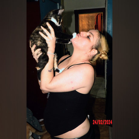 Nacktes geleaktes OnlyFans-Foto von Nikki