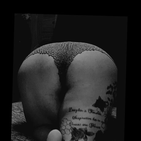 Nacktes geleaktes OnlyFans-Foto von Nikki