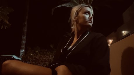 Nacktes geleaktes OnlyFans-Foto von Nicotik