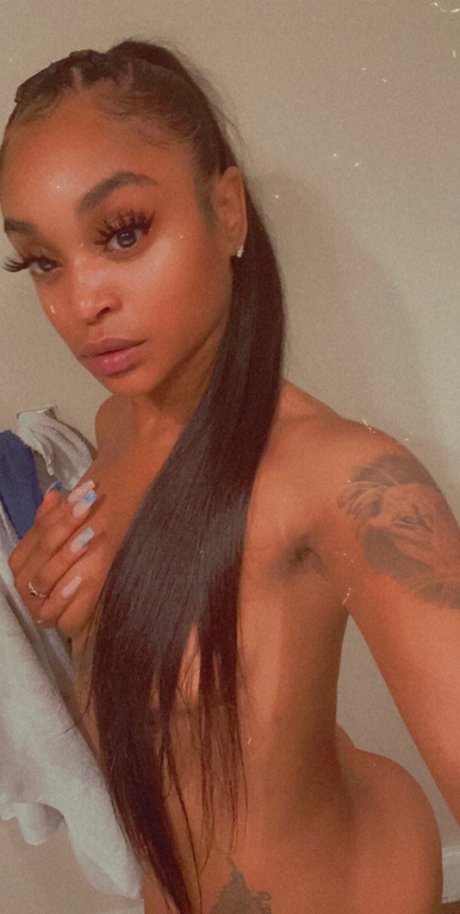 Nacktes geleaktes OnlyFans-Foto von India