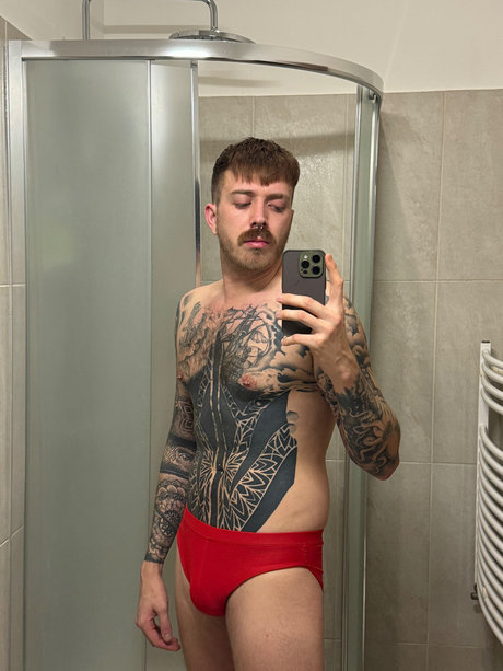Nacktes geleaktes OnlyFans-Foto von Brad Noakes