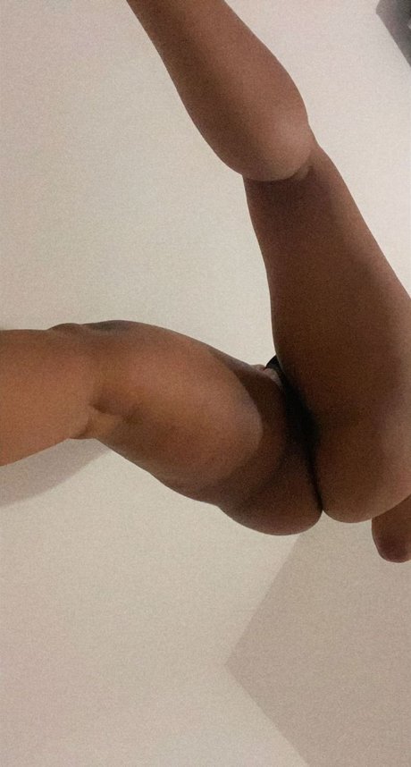 Nacktes geleaktes OnlyFans-Foto von Aisha