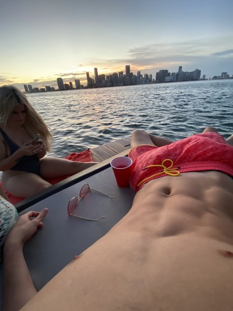 Nacktes geleaktes OnlyFans-Foto von Alexis