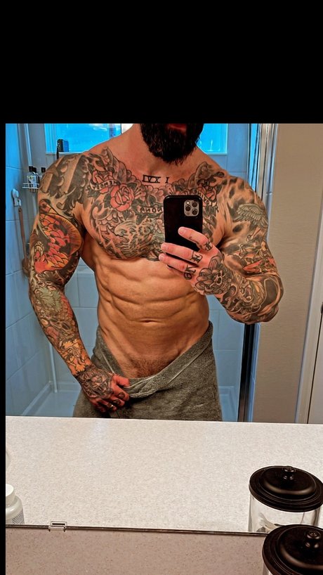 Nacktes geleaktes OnlyFans-Foto von Alex Pomeroy