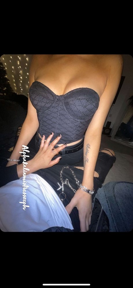 Nacktes geleaktes OnlyFans-Foto von Alpha Kali X Mistress Zeph