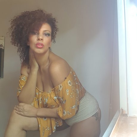 Nacktes geleaktes OnlyFans-Foto von Nina Sanctos