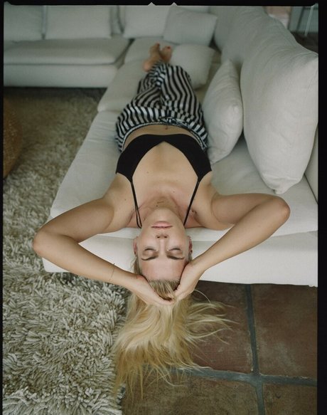 Nacktes geleaktes OnlyFans-Foto von Busy Phillips