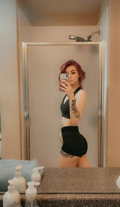 Nacktes geleaktes OnlyFans-Foto von Briannaholms