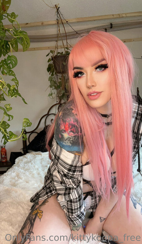 Nacktes geleaktes OnlyFans-Foto von Kittykoopafree