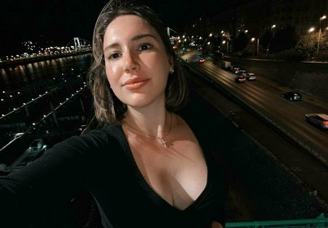 Nacktes geleaktes OnlyFans-Foto von Alenavipfox