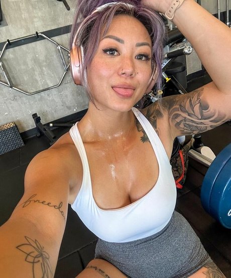 Nacktes geleaktes OnlyFans-Foto von Cynthia Leu
