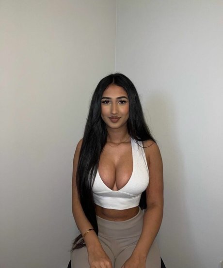 Nacktes geleaktes OnlyFans-Foto von Kareena Bachra
