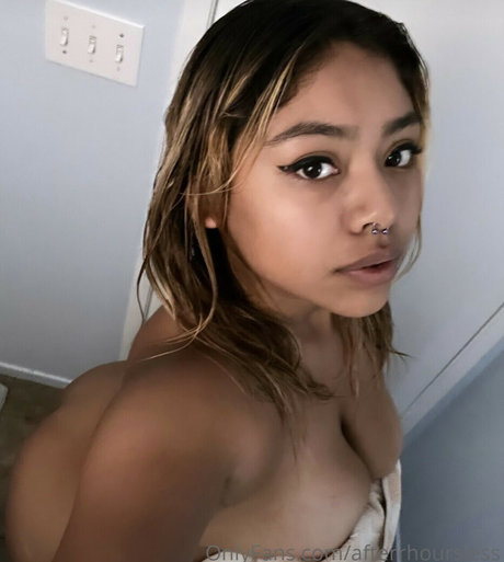 Nacktes geleaktes OnlyFans-Foto von Leslie Luv