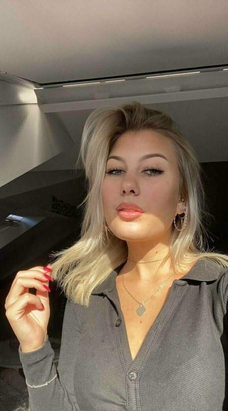 Nacktes geleaktes OnlyFans-Foto von Babyyzoeyy