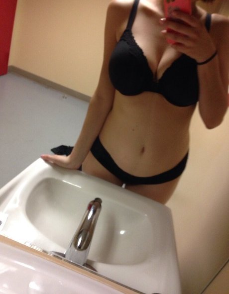 Nacktes geleaktes OnlyFans-Foto von Ginkgocrown