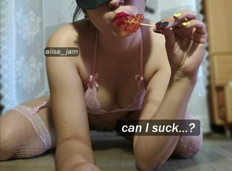 Nacktes geleaktes OnlyFans-Foto von Arianapetitte