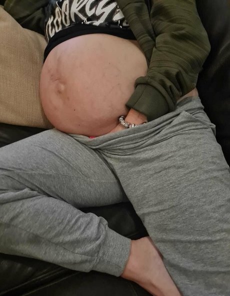 Nacktes geleaktes OnlyFans-Foto von Prettypregnant35