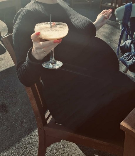 Nacktes geleaktes OnlyFans-Foto von Prettypregnant35