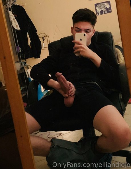 Nacktes geleaktes OnlyFans-Foto von Elliandjojo