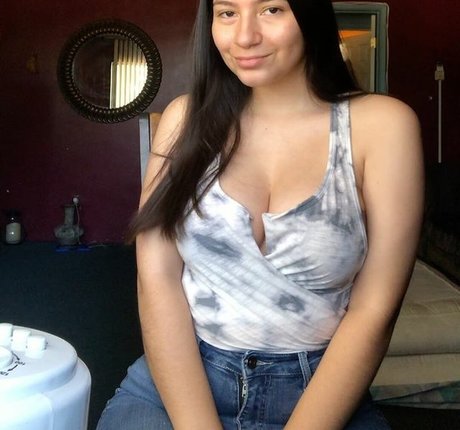 Nacktes geleaktes OnlyFans-Foto von Kmami69