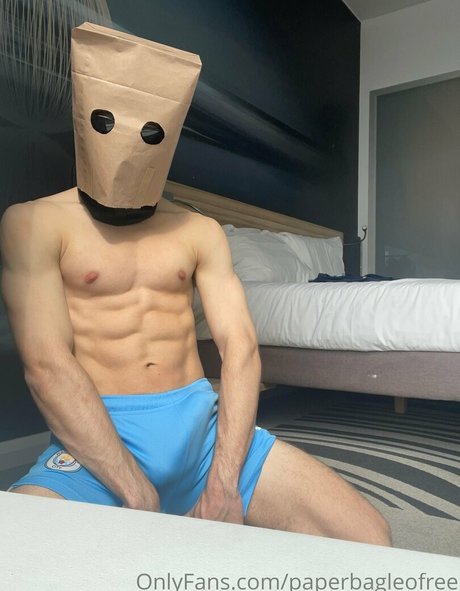 Nacktes geleaktes OnlyFans-Foto von Paperbagfree