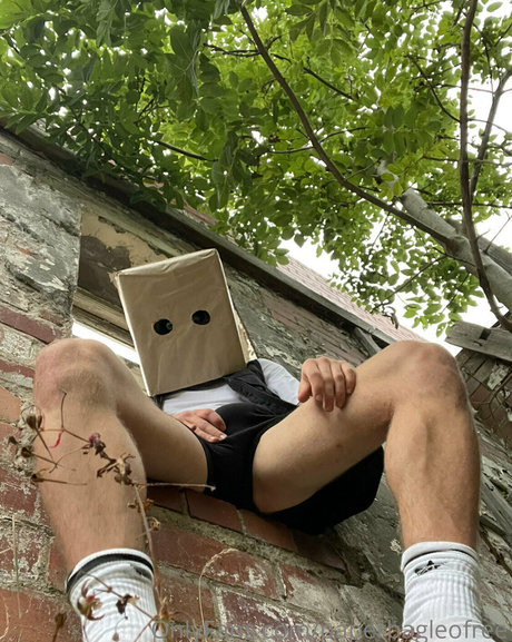 Nacktes geleaktes OnlyFans-Foto von Paperbagfree
