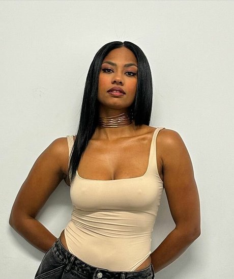 Nacktes geleaktes OnlyFans-Foto von Nia Correia Ot