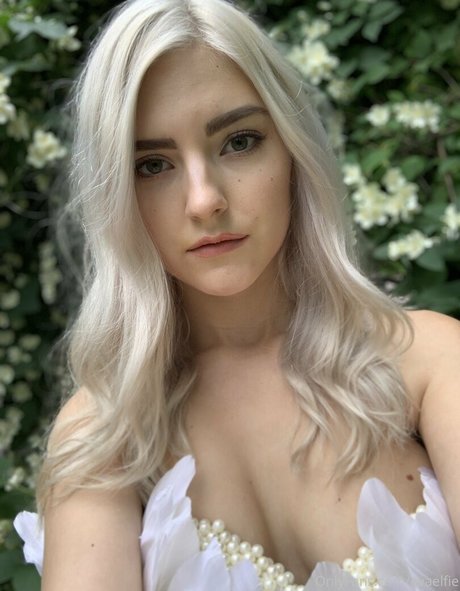EvaElfie