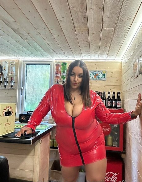 Terrijaneofficial