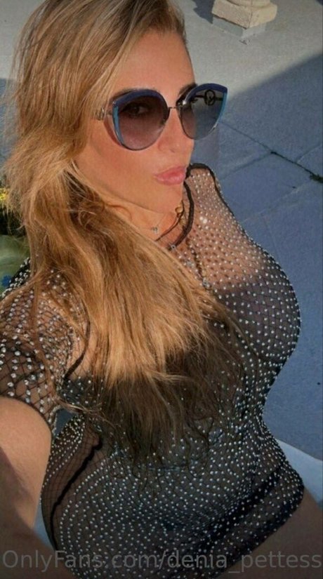 Nacktes geleaktes OnlyFans-Foto von Deniapettessen