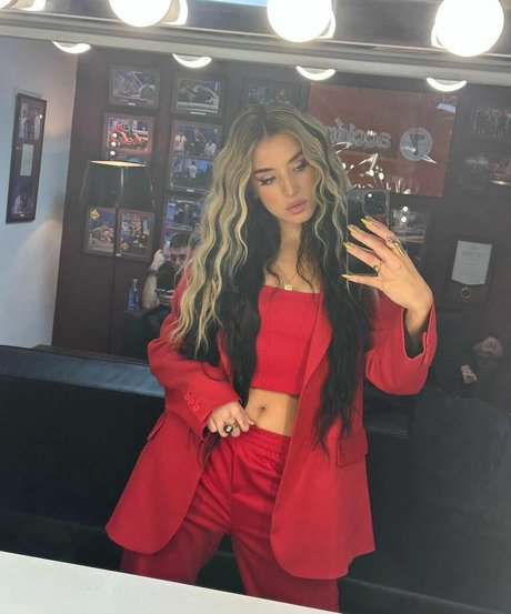 Nacktes geleaktes OnlyFans-Foto von Lola Indigo