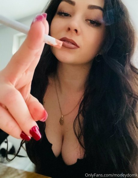 Nacktes geleaktes OnlyFans-Foto von Moneydomk