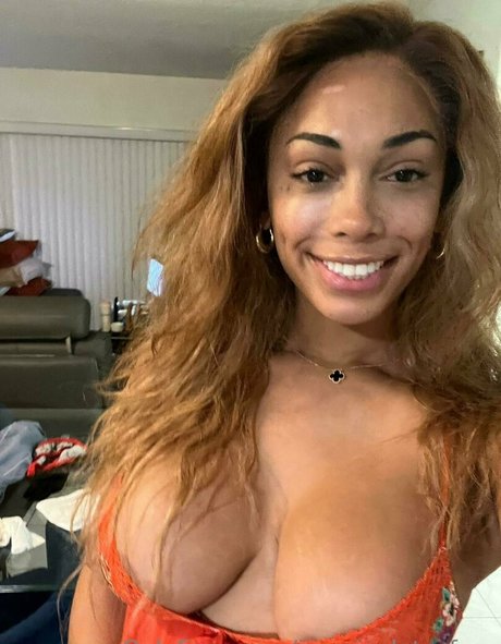 Nacktes geleaktes OnlyFans-Foto von Jasminelotusfree