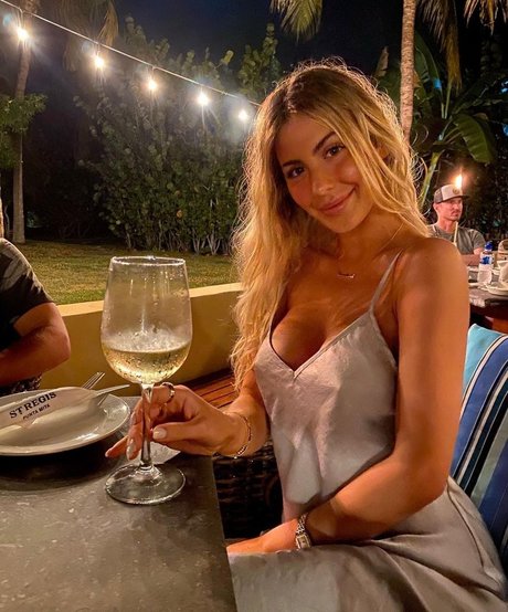 Nacktes geleaktes OnlyFans-Foto von Beatrice Bouchard