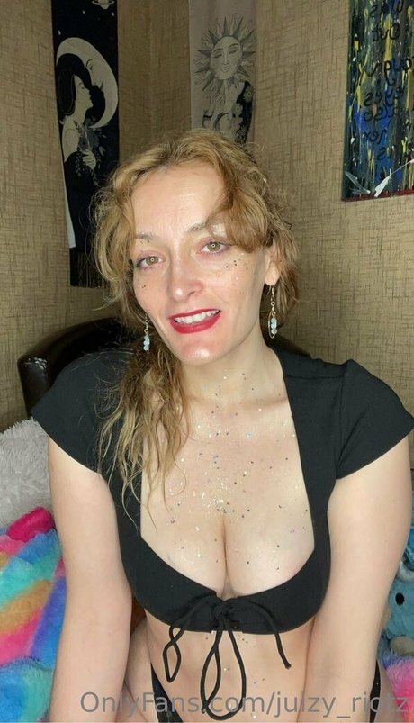 Nacktes geleaktes OnlyFans-Foto von Juizyriotz