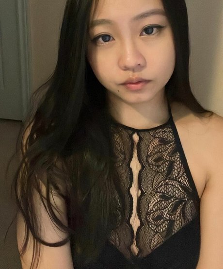 Nacktes geleaktes OnlyFans-Foto von Queenbaddii