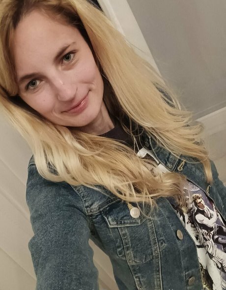 Nacktes geleaktes OnlyFans-Foto von Sailerwolfgirl